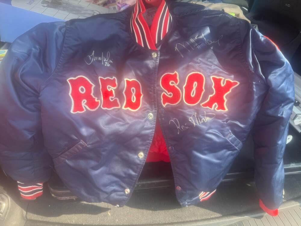 Boston Red Sox jacket WITH 3 AUTOGRAPHS Boston Red Sox jacket WITH 3 AUTOGRAPHS